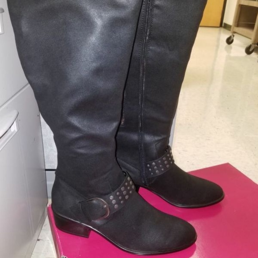 Womens sz 11 Palmyra Aerosoles A2 boots new in Box